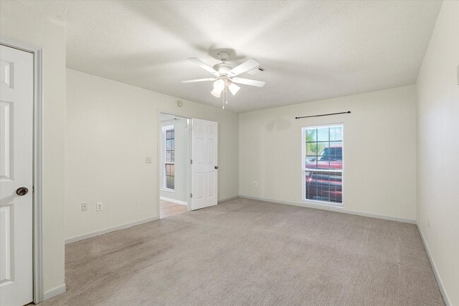 Building Photo - 831 Terryhollow St