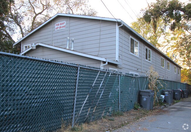 Building Photo - Redwood Manor Apartments