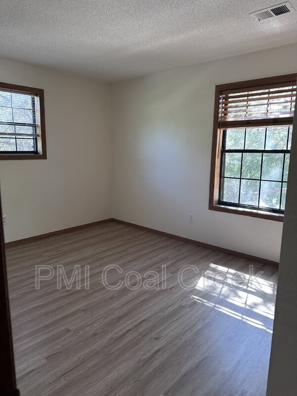 Building Photo - 2902 Shadow Creek Dr