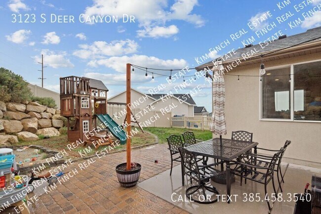 Building Photo - 3123 W Deer Canyon Dr
