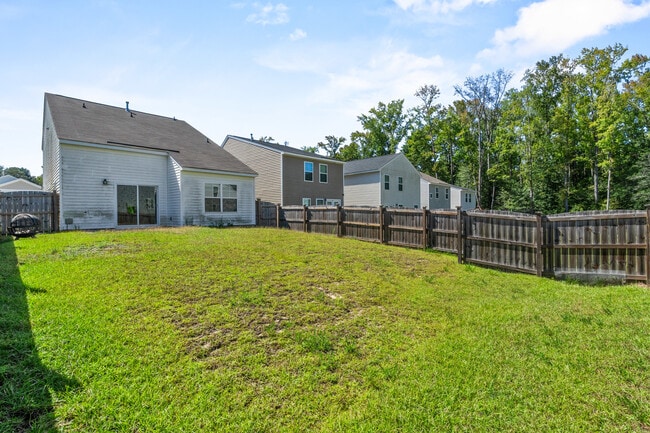 Building Photo - 424 Keeble Dr