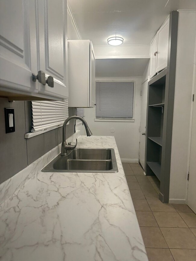 Building Photo - Charming 3-Bedroom Home with Detached Gara...
