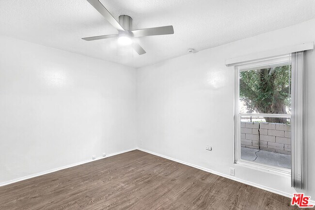 Building Photo - 739 Croft Ave