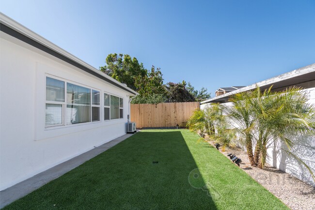 Building Photo - Beautifully Renovated 2BD | 1.5BA Duplex –...