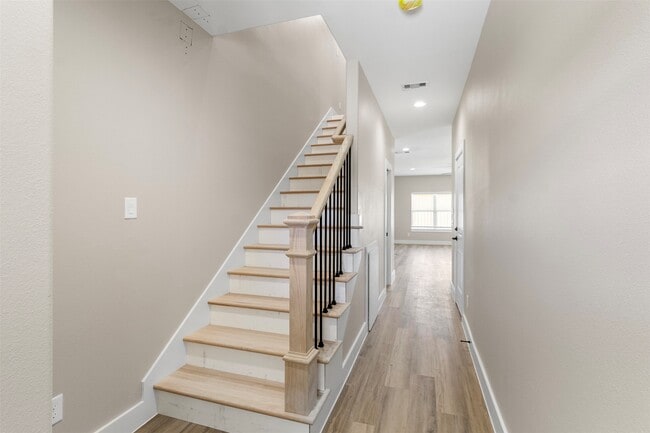 Building Photo - 3150 N Cleveland St