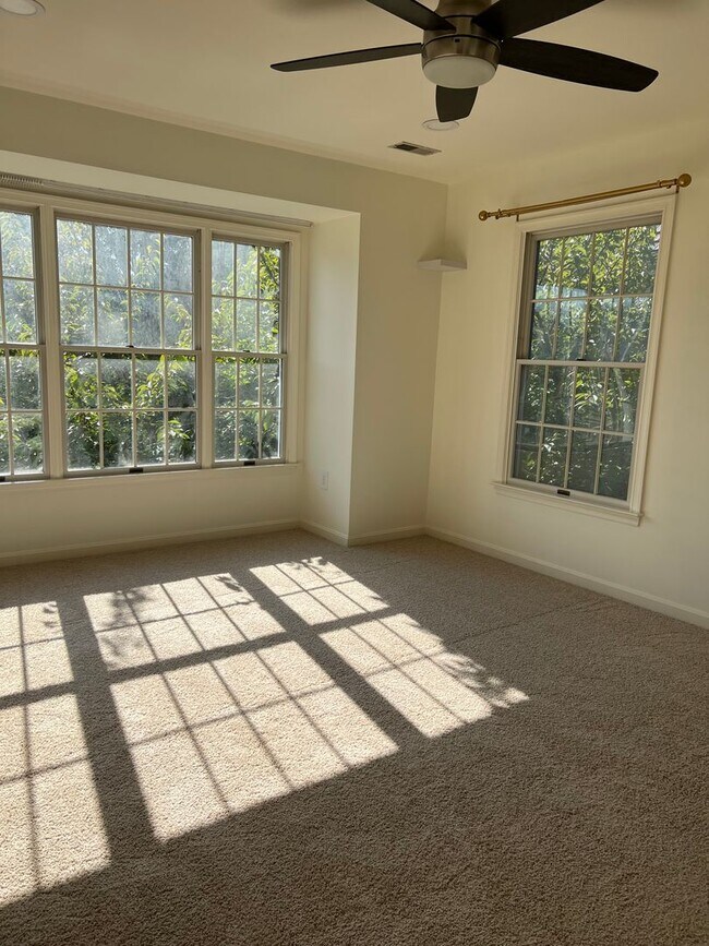 Building Photo - 3025 Windy Knoll Ct