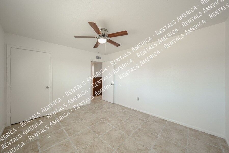 Building Photo - 410 N Ironwood-