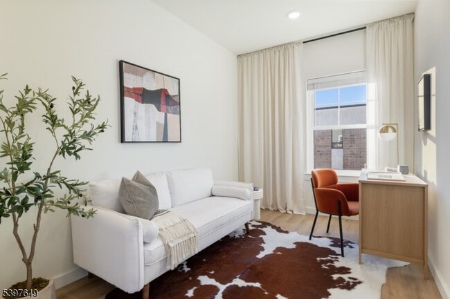 Building Photo - 1085 Bloomfield Ave