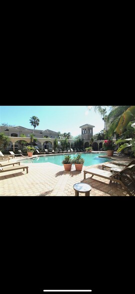 Building Photo - 501 Knights Run Ave