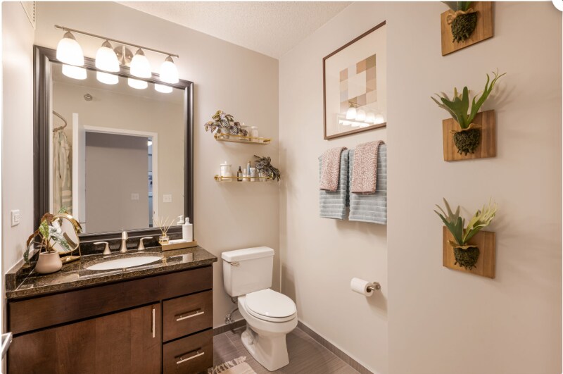 Building Photo - 347 E Ohio St