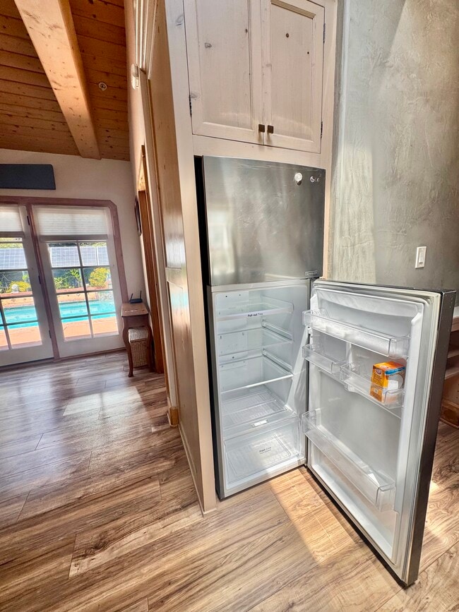 Built-in refrigerator - 1134 Stanford St