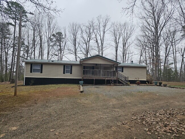 Building Photo - Move-In Ready 4-Bedroom Home on a Private Lot Just North of Lincolnton!