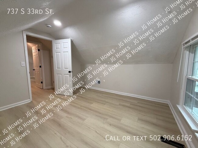 Building Photo - 737 S 33rd St