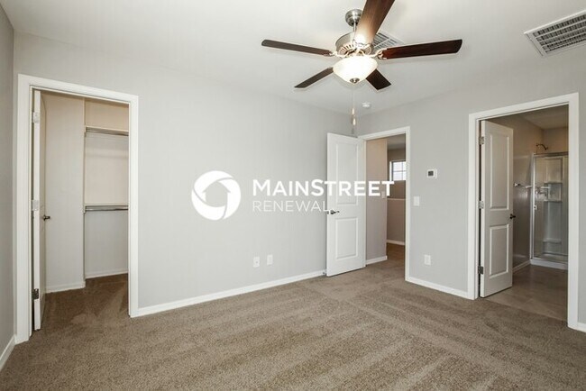 Building Photo - 3 Bedroom Pet-Friendly Home in Phoenix, AZ with Main Street Renewal