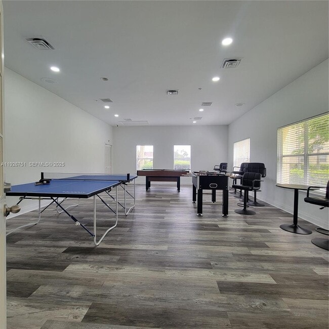 Building Photo - 12400 Vista Isles Dr