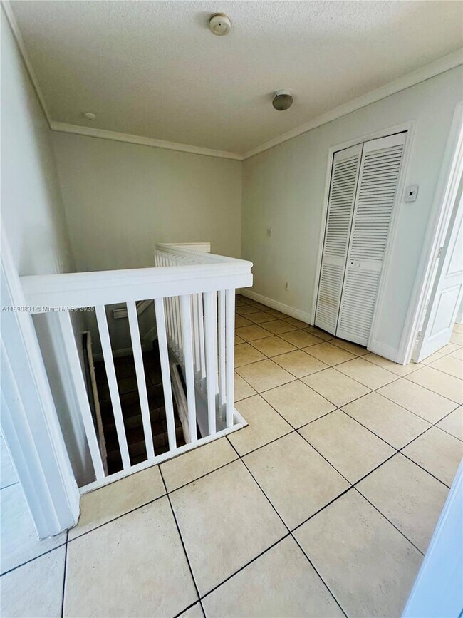 Building Photo - 6880 SW 158th Ct