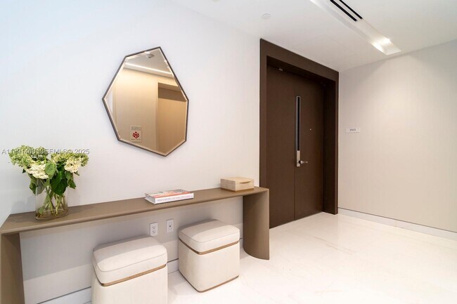 Building Photo - 300 Biscayne Blvd Way