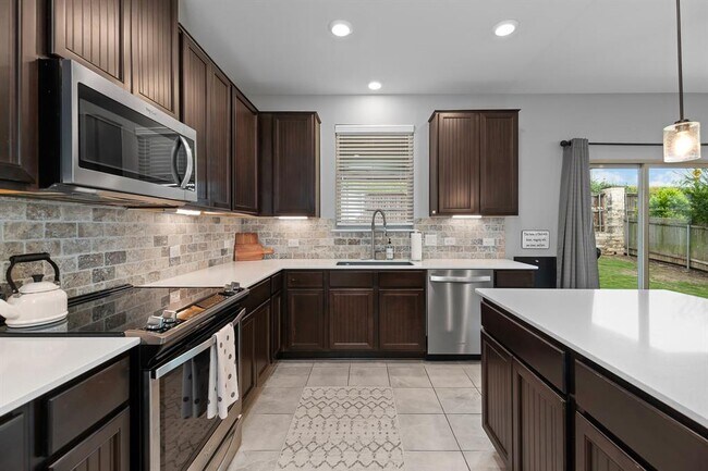 Building Photo - 7813 Peccary Dr
