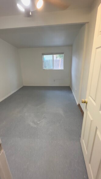 3rd bedroom - 440 S Mistletoe Ave