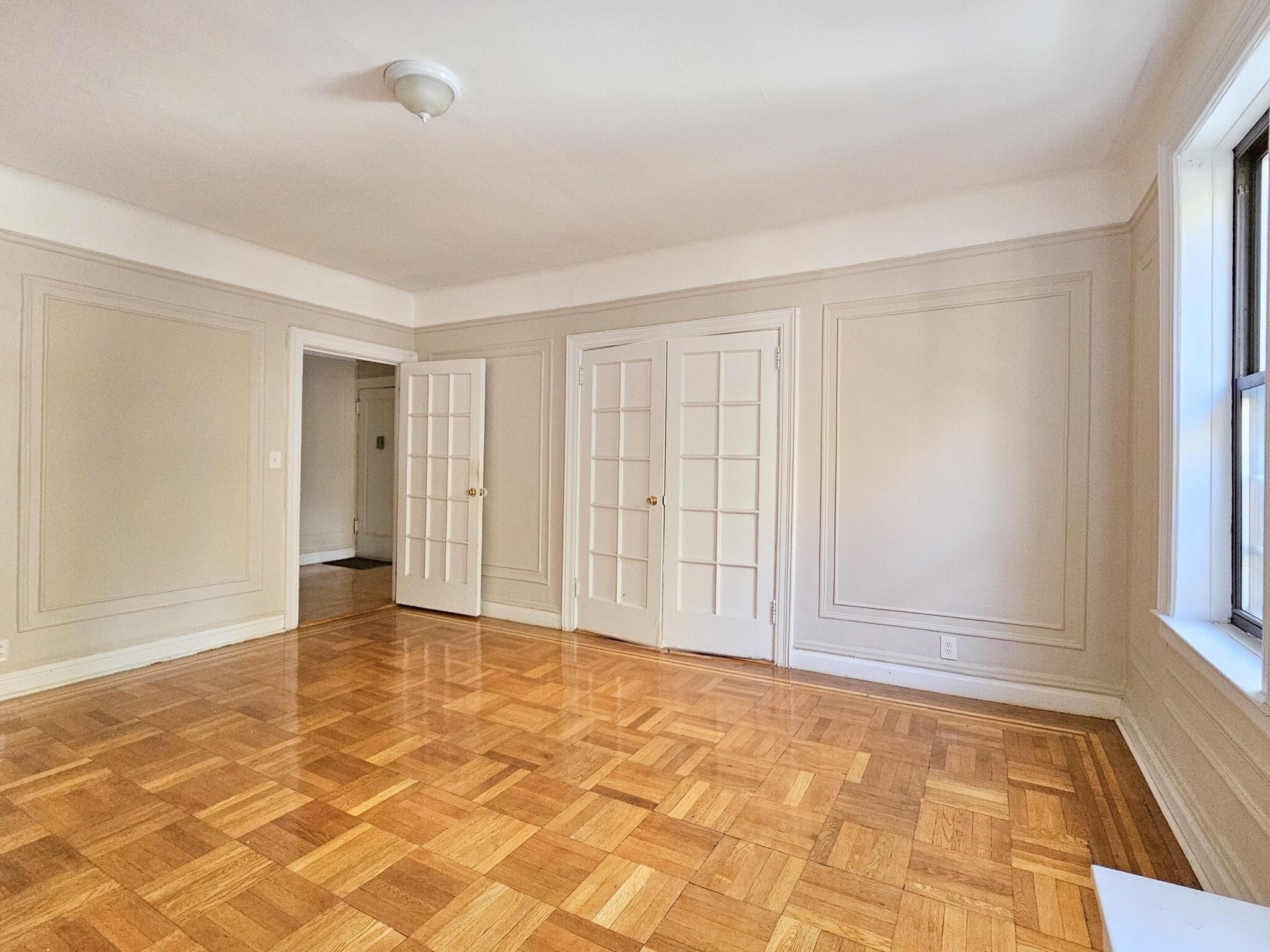 Building Photo - 850 W 176th St