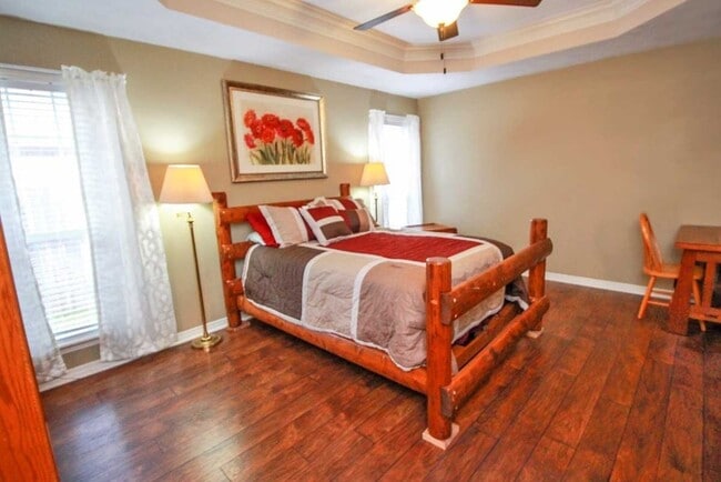 Building Photo - College Station - 3 Bedroom - 2 Bath - 2 car garage- fenced in back yard,