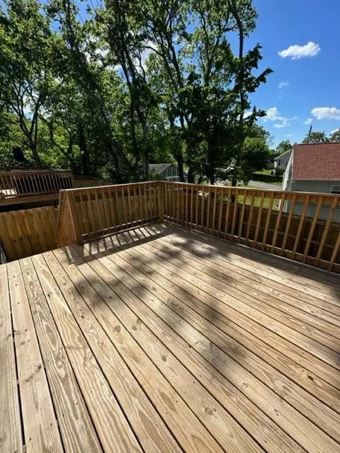 Deck and stairs - 4347 Old Goins Rd