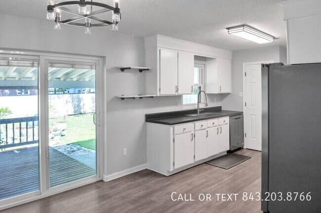 Building Photo - 227 Jean Wells Dr