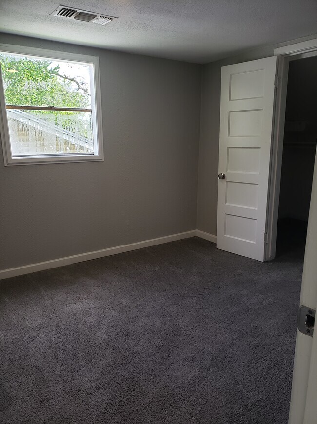 3rd bedroom upstairs - 226 S Iowa St