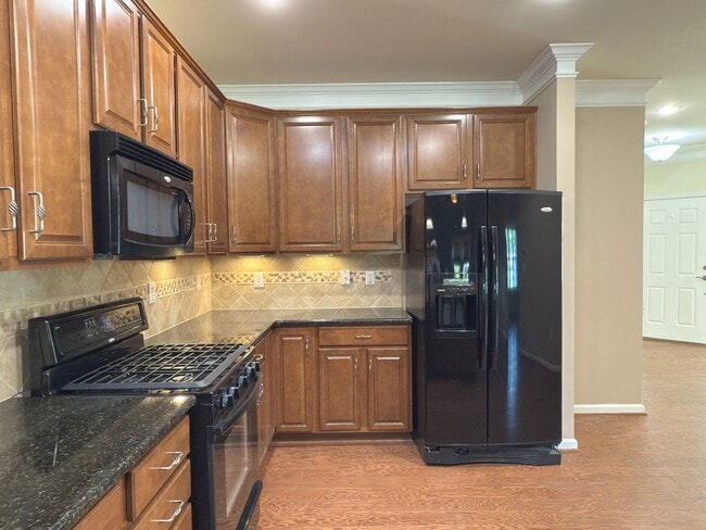 Building Photo - 3 Bedroom, 2.5 Bath, Loft, 2-Car Garage Ho...