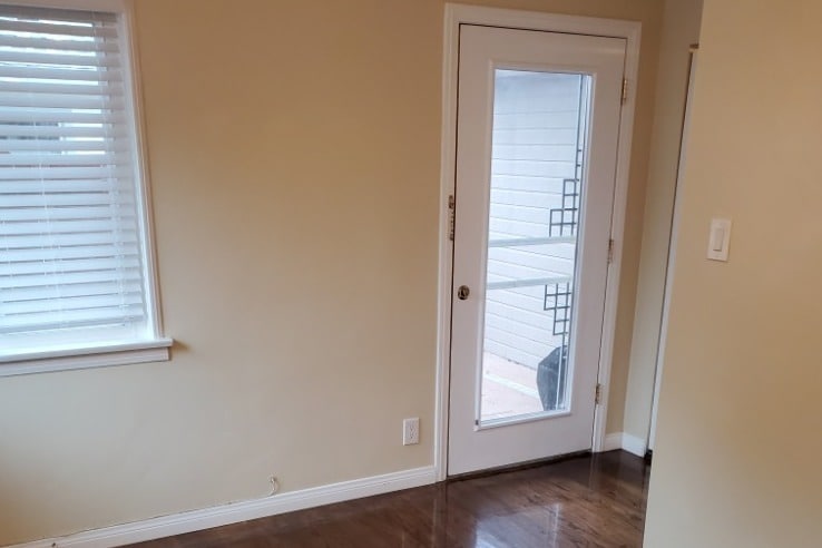 Building Photo - 421 N Ditmar St