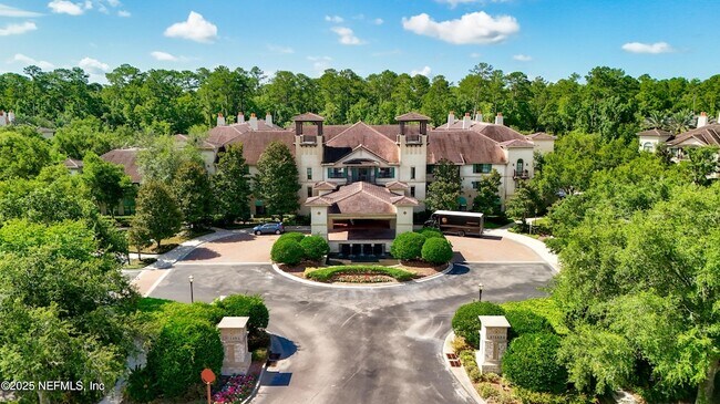 Building Photo - 945 Registry Blvd