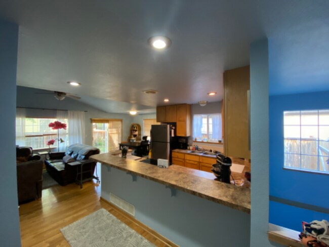 Building Photo - 4644 Brenton Dr