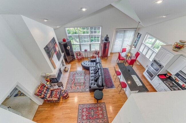 Building Photo - 1234 Stonebriar Ct