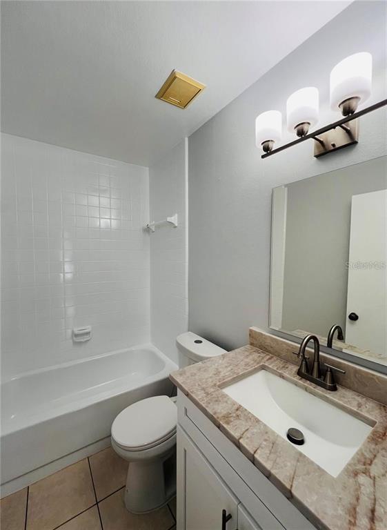 Building Photo - 4013 Dream Oak Pl