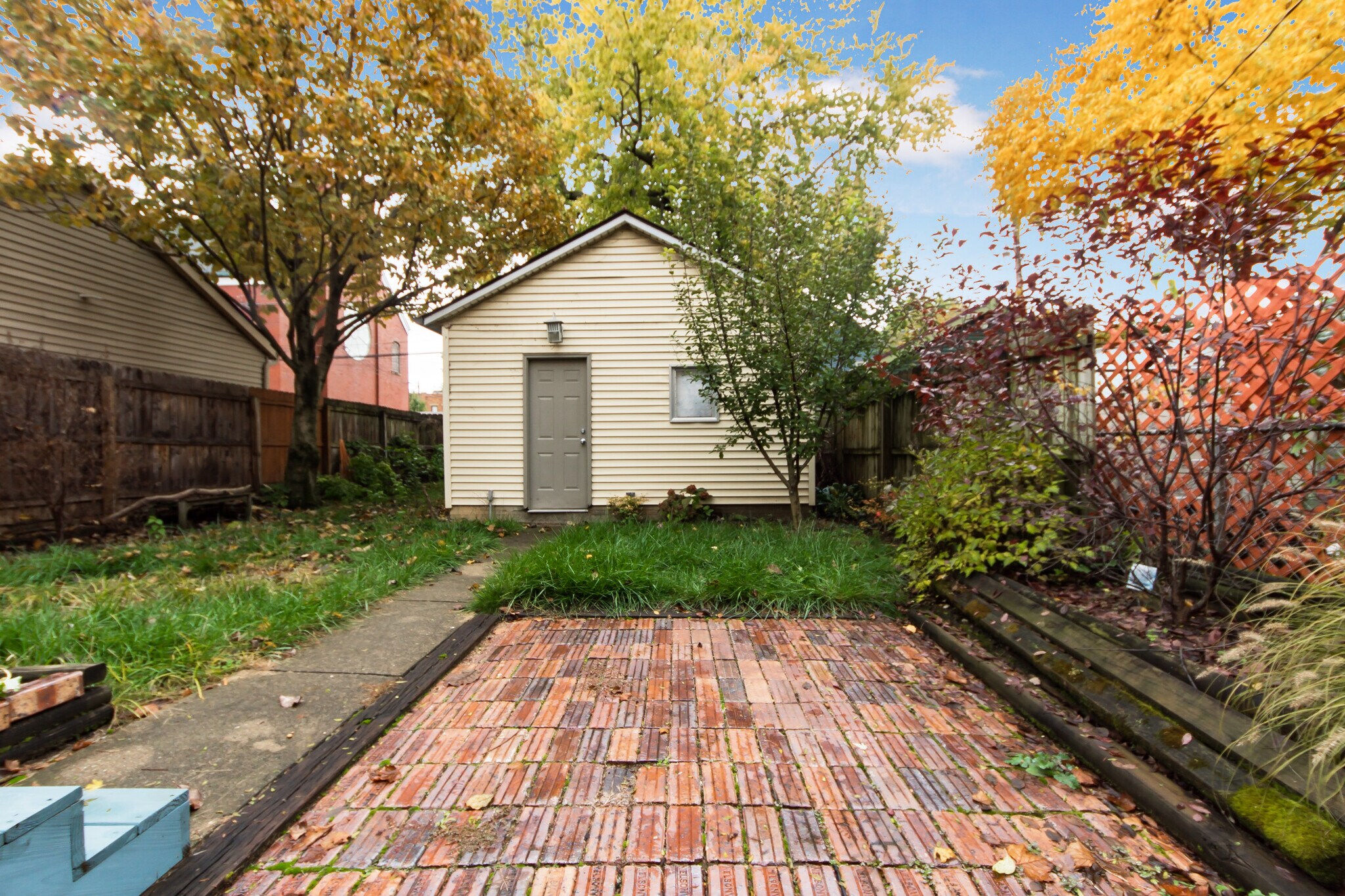 Building Photo - 986 Neil Ave