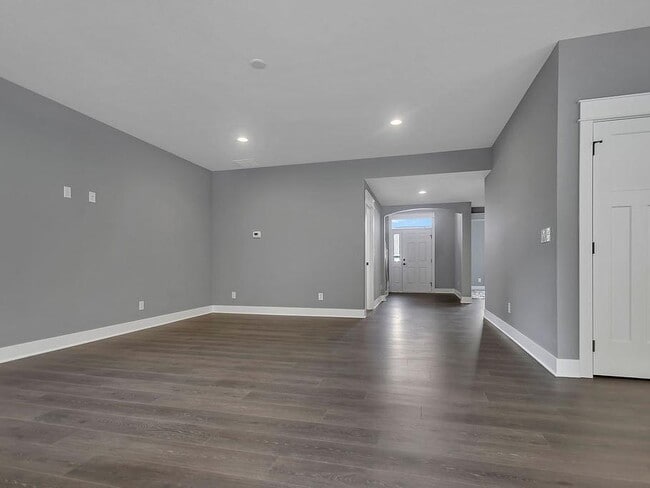 Building Photo - Somo Lot 7 - Danburry
