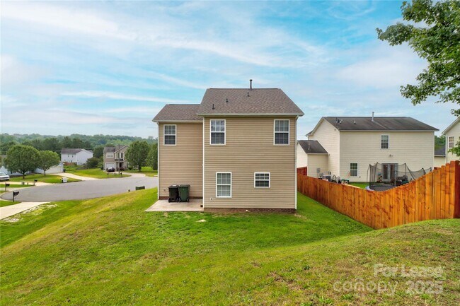 Building Photo - 915 Harbour View Cove NE