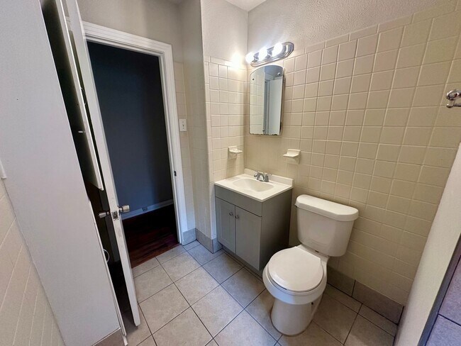 Building Photo - 2612 Alice Ave