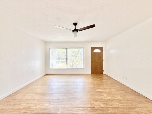 Building Photo - 2701 56th Ln N