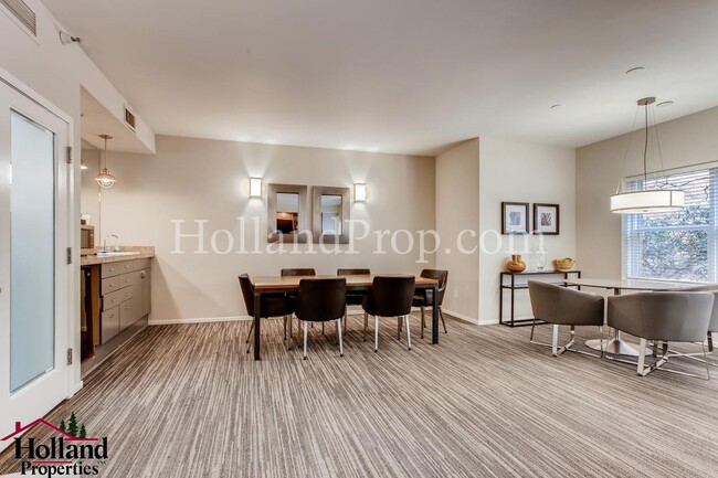 Building Photo - Modern 2-Bedroom Apartment in the Heart of Downtown NEW SUPER PRICE at $1,795!
