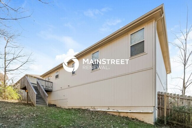 Building Photo - 4 Bedroom Pet-Friendly Home in Independence, MO with Main Street Renewal