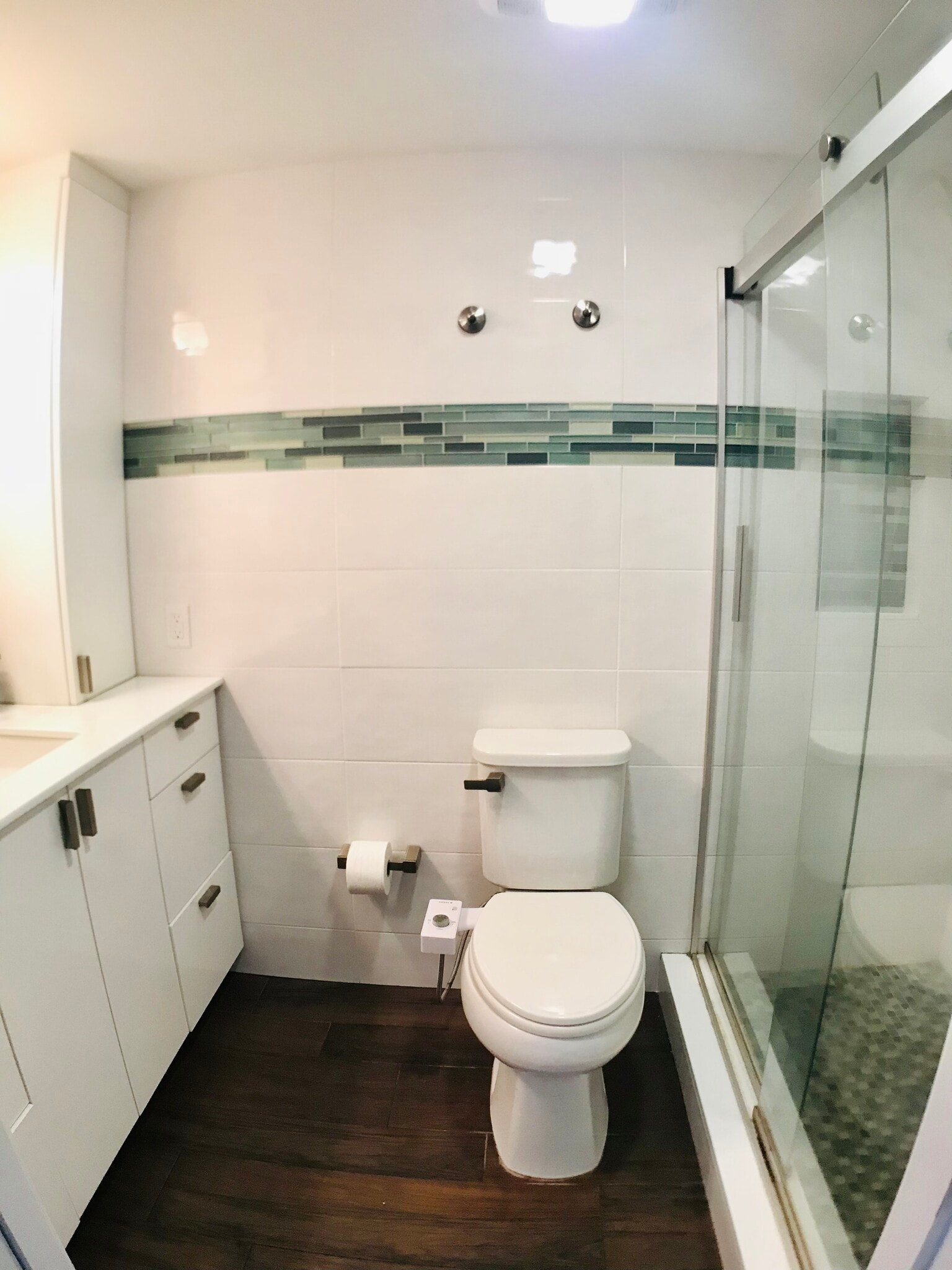 Wall-to-wall tile with chrome accents - 15 S Golfview Rd