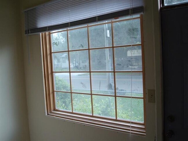 Building Photo - Charming Rental Property with Modern Upgrades and Convenient Location!