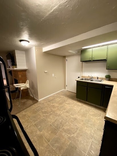 Building Photo - 6032 Lakeside Dr
