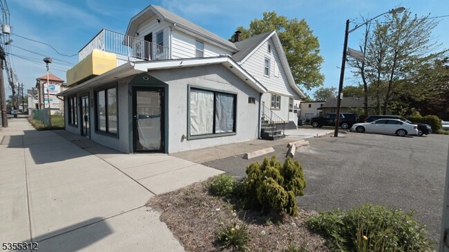 Building Photo - 38 Newark Pompton Turnpike