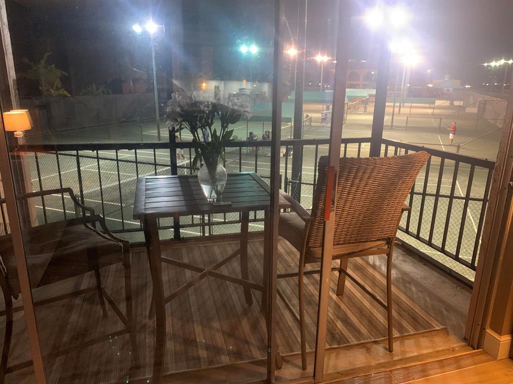 Building Photo - 630 Tennis Club Dr