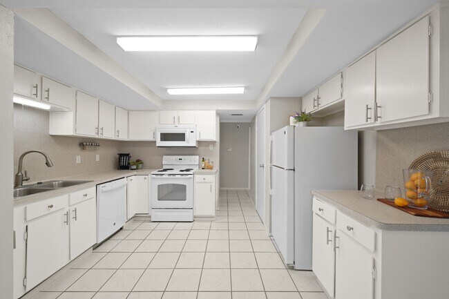 Building Photo - 1714 N Red Cedar Cir