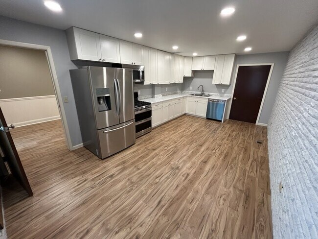 Building Photo - 7709 SR 23