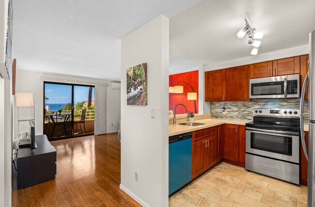 Building Photo - Furnished Condo at Kihei Shores, 2 Bed / 2...