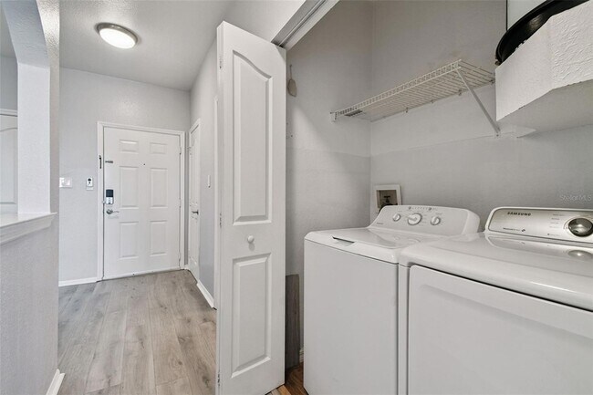 Building Photo - 5000 Culbreath Key Way